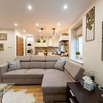 Zloty Jelonek - 4 Osobowy Na Placu Ratuszowym - Space Apartment