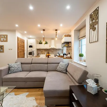 Zloty Jelonek - 4 Osobowy Na Placu Ratuszowym - Space Apartment