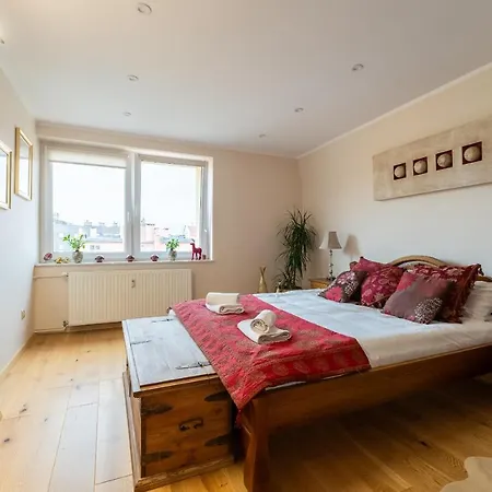 Zloty Jelonek - 4 Osobowy Na Placu Ratuszowym - Space Apartment *