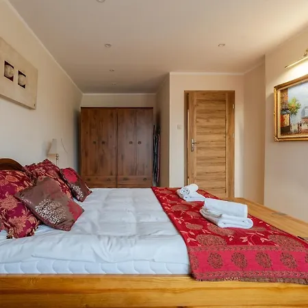 Zloty Jelonek - 4 Osobowy Na Placu Ratuszowym - Space *