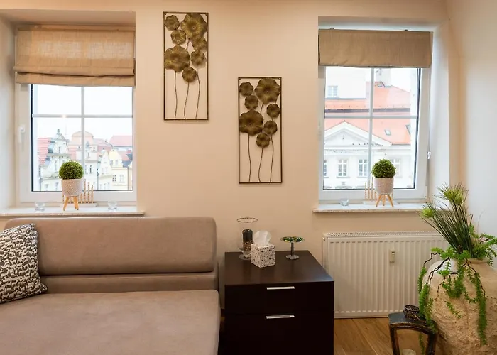 Zloty Jelonek - 4 Osobowy Na Placu Ratuszowym - Space Jelenia Góra