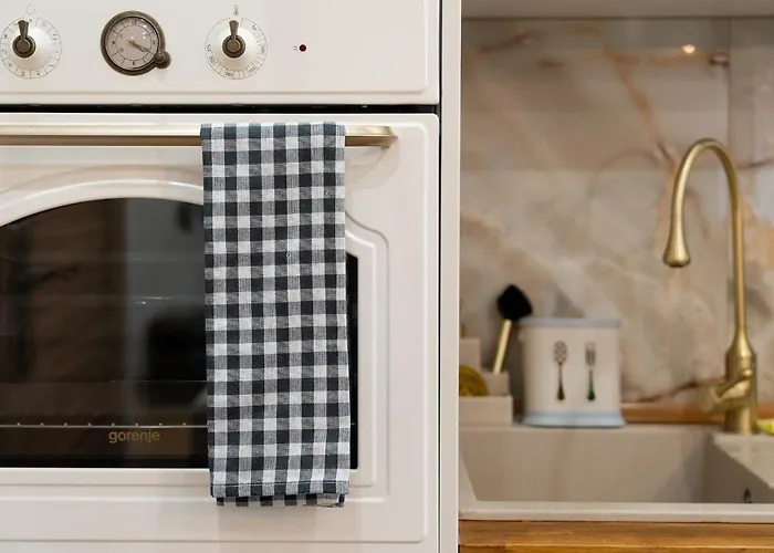 Zloty Jelonek - 4 Osobowy Na Placu Ratuszowym - Space 公寓 耶莱尼亚古拉