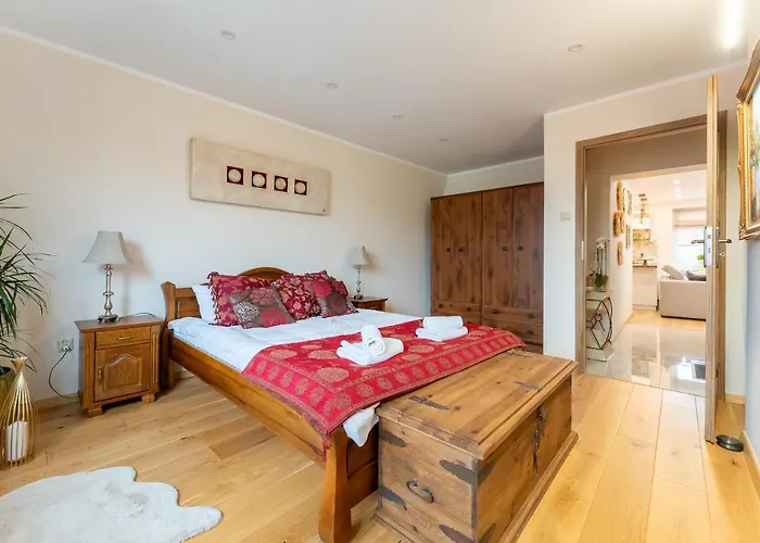 Lägenhet Zloty Jelonek - 4 Osobowy Na Placu Ratuszowym - Space Jelenia Góra