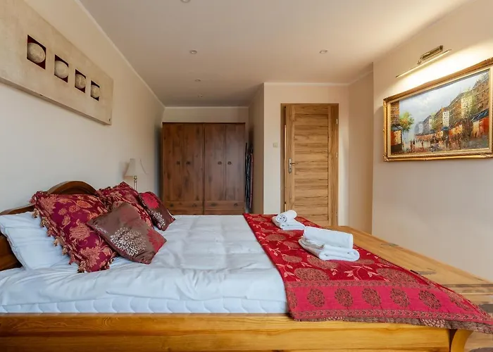 Zloty Jelonek - 4 Osobowy Na Placu Ratuszowym - Space *