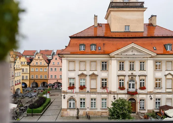 Zloty Jelonek - 4 Osobowy Na Placu Ratuszowym - Space * 耶莱尼亚古拉